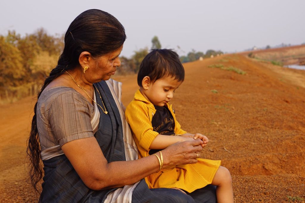 छोटों के सामने अपने जमाने की बात कम ही करें Avoid Talking Too Much About “Our Times” Before the Young