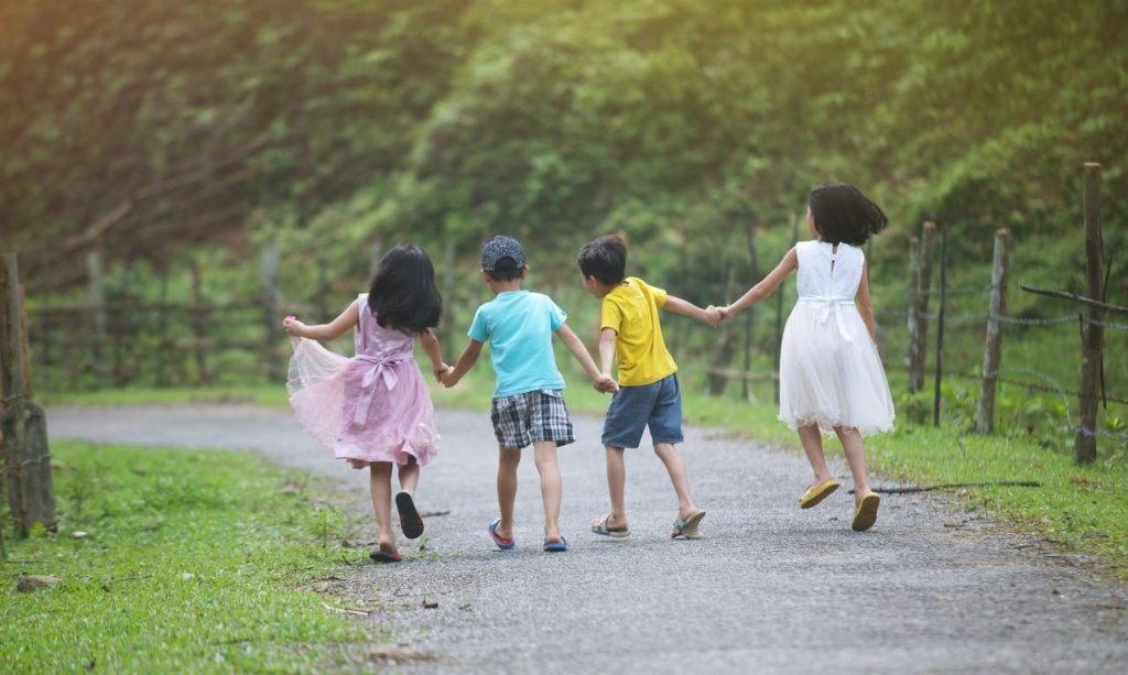बदलता घर, बदलता बचपन A Changing Home, A Changing Childhood